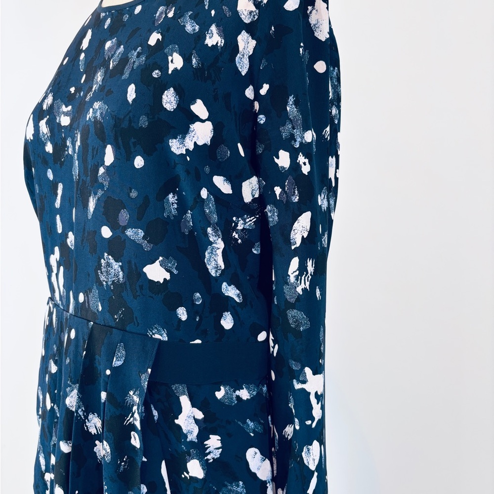 Club Monaco SILK long sleeve dress - Picture 8 of 13
